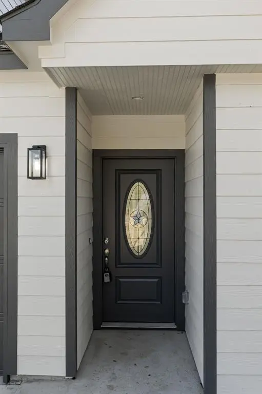 2619 Hillside Drive, Granbury, TX 76048