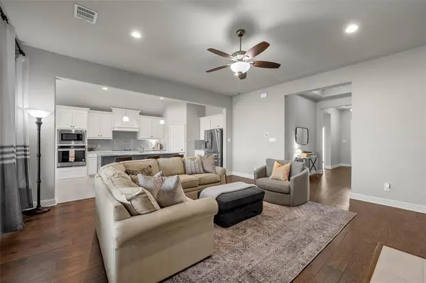 1050 Hesselridge Drive, Hewitt, TX 76643