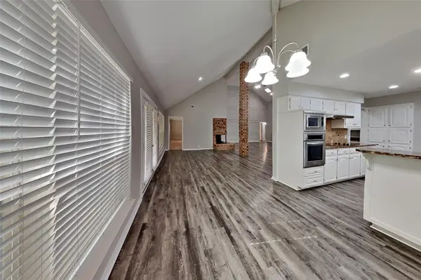 4315 Rambling Creek Drive, Arlington, TX 76016