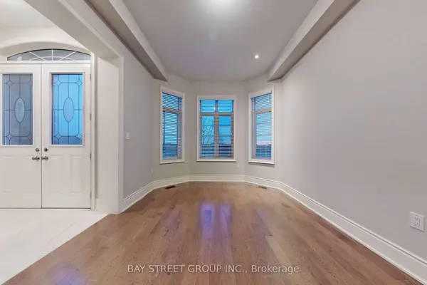 423 Threshing Mill BLVD, Oakville, ON L6T 0T4