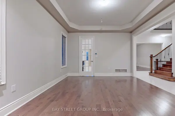 423 Threshing Mill BLVD, Oakville, ON L6T 0T4