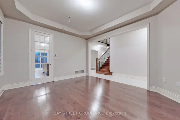 423 Threshing Mill BLVD, Oakville, ON L6T 0T4