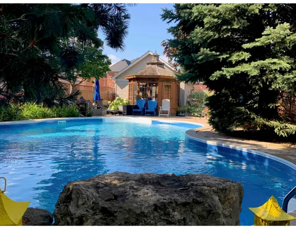 2393 Ennerdale RD, Oakville, ON L6H 6N5