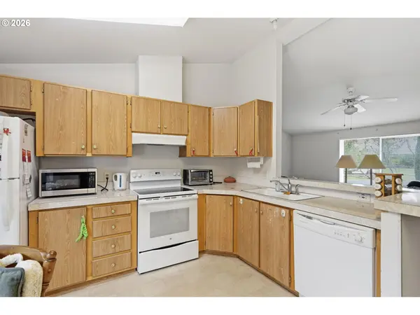 2314 MAIA LOOP, Springfield, OR 97477