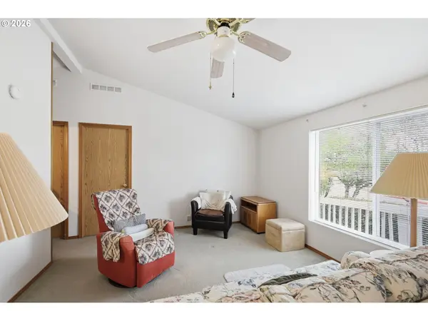 2314 MAIA LOOP, Springfield, OR 97477