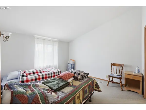 2314 MAIA LOOP, Springfield, OR 97477