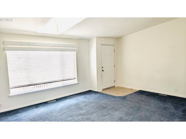 6425 SW CANAL BLVD, Redmond, OR 97756