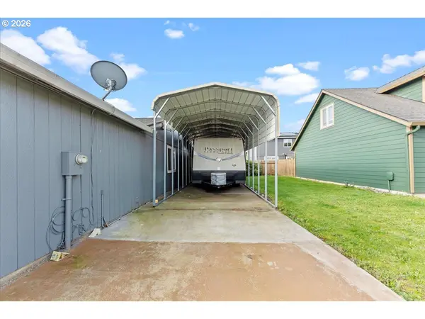 246 E HEMLOCK DR, Gervais, OR 97026