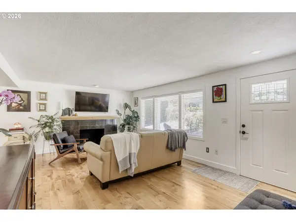 1731 CONIFER DR, Lake Oswego, OR 97034