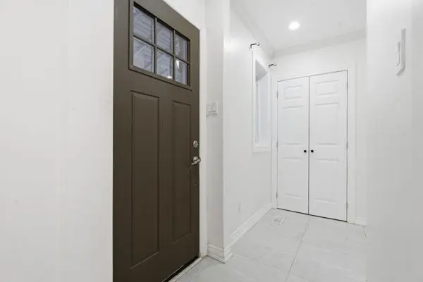 200 Gary DR, Toronto W04, ON M9N 2M4