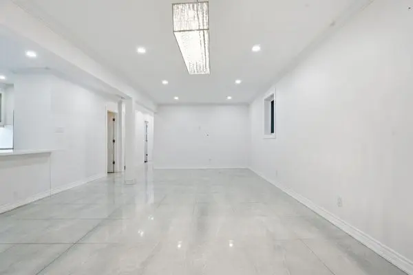 200 Gary DR, Toronto W04, ON M9N 2M4