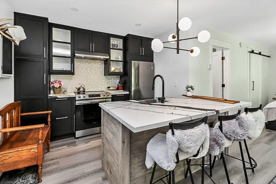 15 Dawson DR #3, Collingwood, ON L9Y 5B4