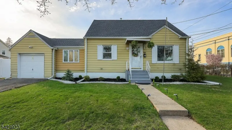 353 E Grant Ave, Roselle Park Boro, NJ 07204