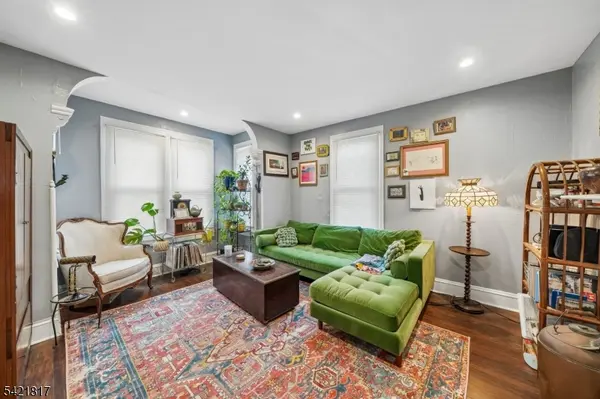 44 State St, East Orange City, NJ 07017