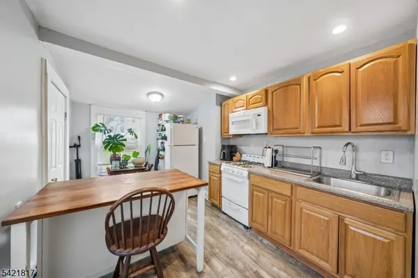 44 State St, East Orange City, NJ 07017