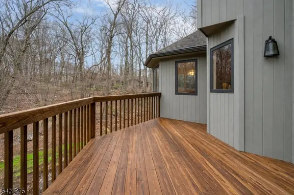 15 Robinhood Dr, Mountain Lakes Boro, NJ 07046