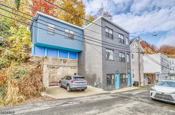 9017 Riverside Pl, North Bergen Twp., NJ 07047