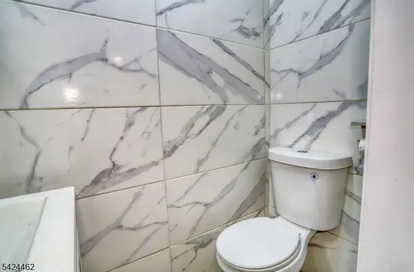 9017 Riverside Pl, North Bergen Twp., NJ 07047