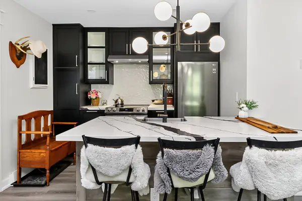 15 Dawson DR #3, Collingwood, ON L9Y 5B4