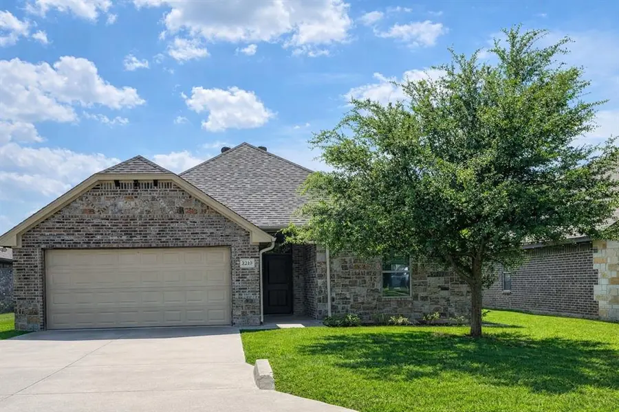 3210 Main Street, Granbury, TX 76049