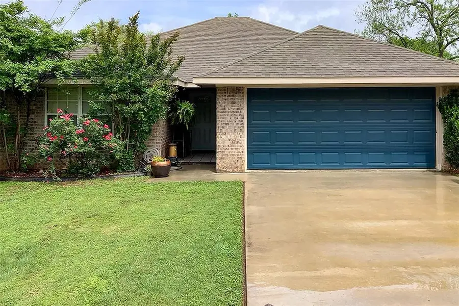 2409 W Walker Street, Denison, TX 75020