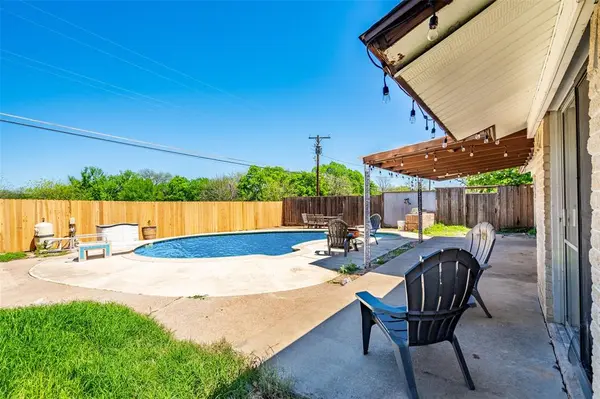 629 Bur Oak Drive, Irving, TX 75060