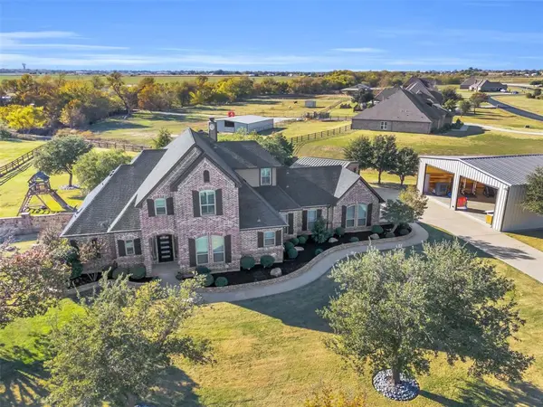 2200 Twin Creeks Court, Pilot Point, TX 76258