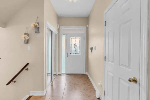 34 Callalily RD, Brampton, ON L7A 0M2