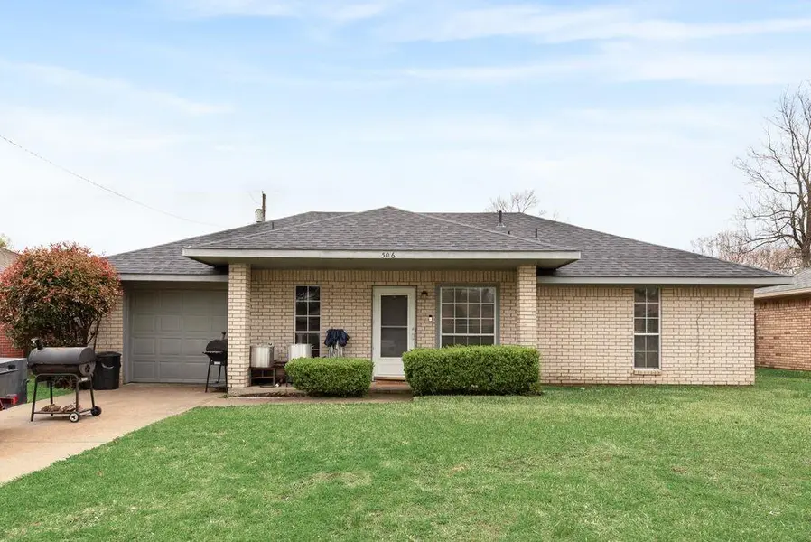 506 Thomas Trail, Seagoville, TX 75159