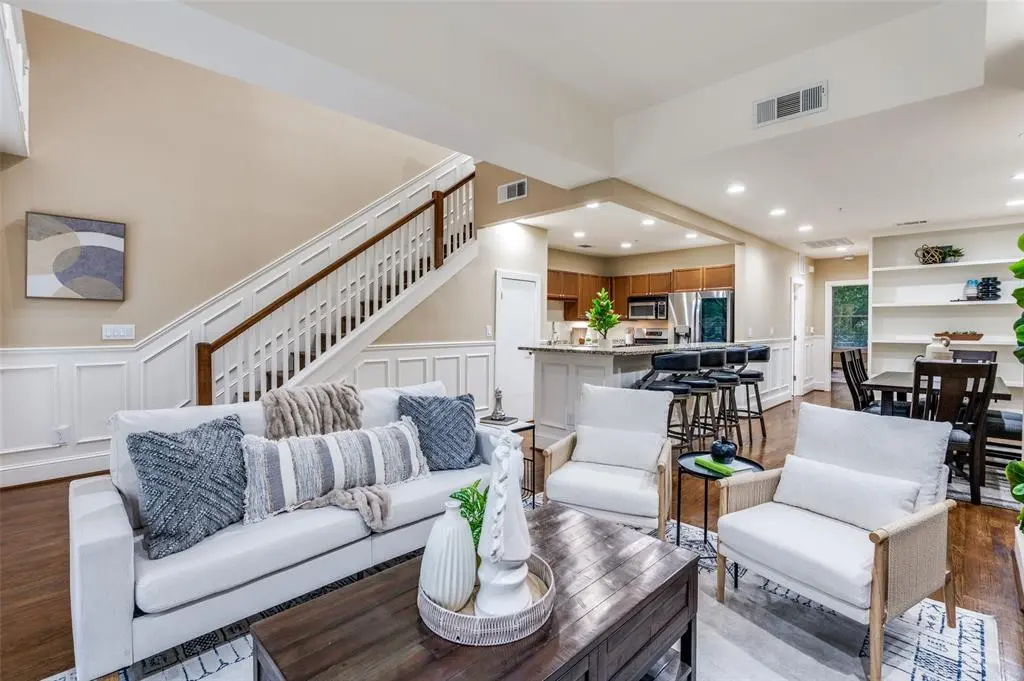 5055 Addison Circle #422, Addison, TX 75001