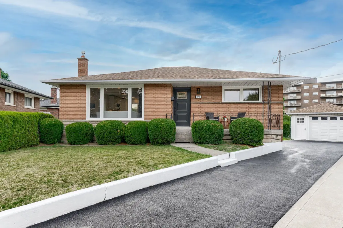 69 Heather RD #Upper Level, Hamilton, ON L8K 3V9