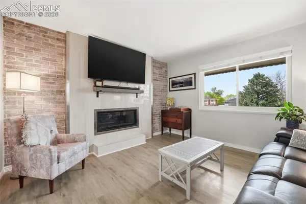 2938 Del Mar CIR, Colorado Springs, CO 80910