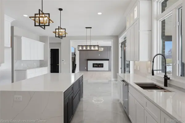 67748 Overlook TRL, Washington Township, MI 48095