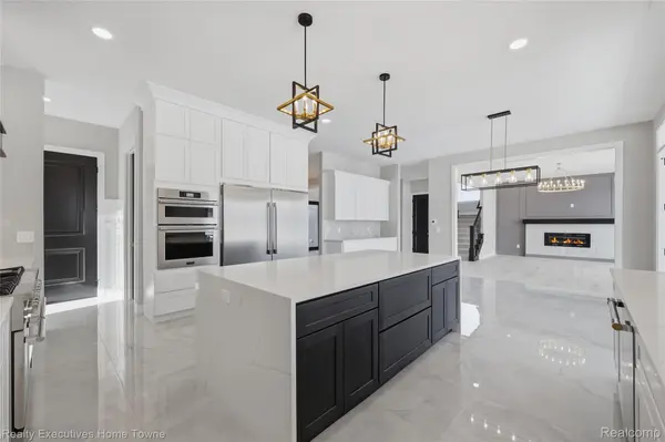 67748 Overlook TRL, Washington Township, MI 48095