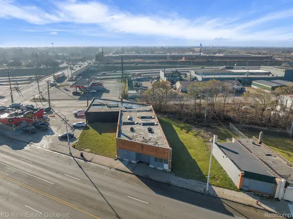 13633 GRAND RIVER AVE, Detroit, MI 48227