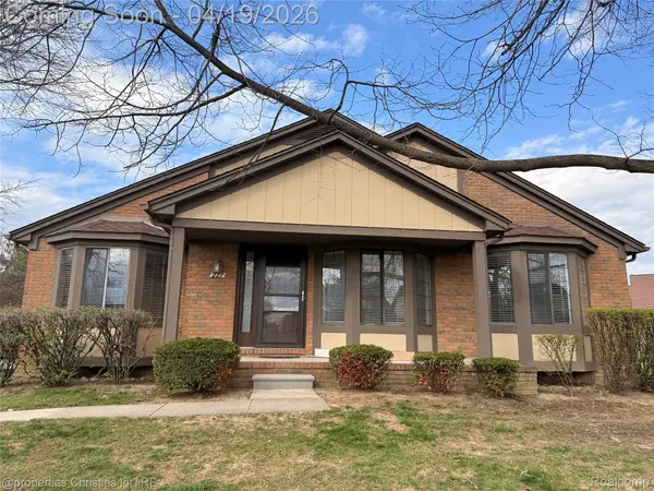 227 Meadow Lane CIR, Rochester Hills, MI 48307