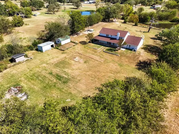 2473 Vz County Road 2621, Wills Point, TX 75169