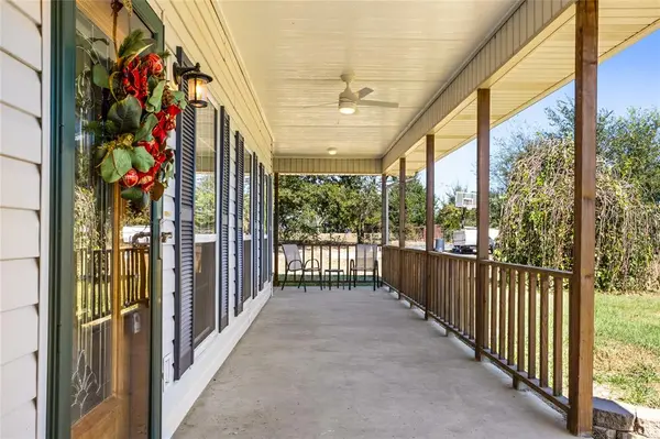 2473 Vz County Road 2621, Wills Point, TX 75169