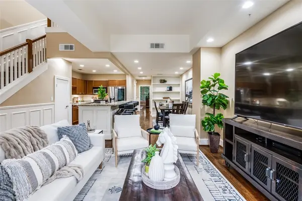 5055 Addison Circle #422, Addison, TX 75001