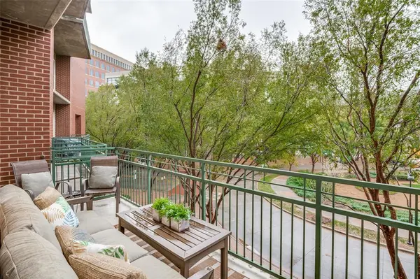 5055 Addison Circle #422, Addison, TX 75001