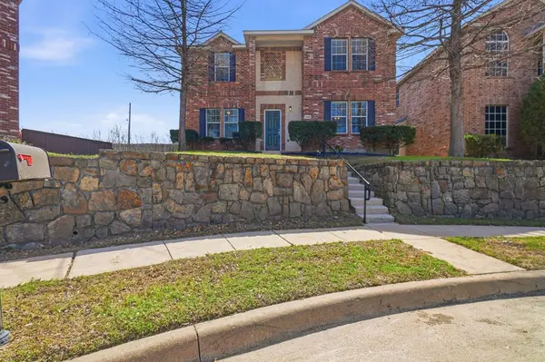 1246 Yukon Drive,  Glenn Heights,  TX 75154