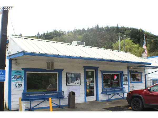 8833 OLD HIGHWAY 99, Roseburg, OR 97470