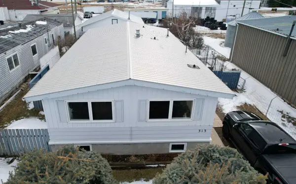 313 3 AVE E,  Hanna,  AB T0J1P0