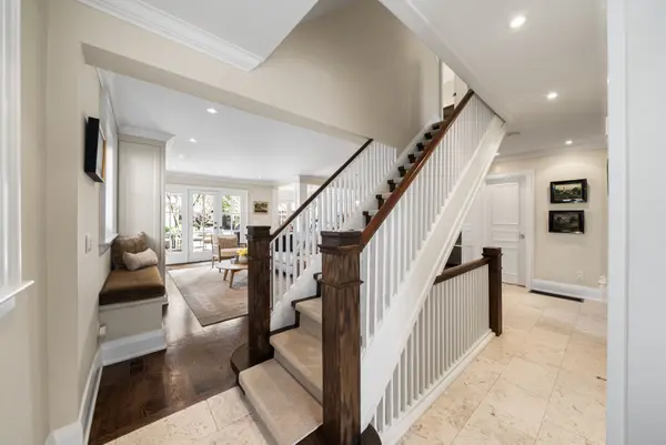 115 Inglewood DR, Toronto C09, ON M4T 1H6