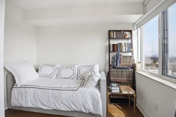 3000 Bathurst ST #908, Toronto C04, ON M6B 3B4