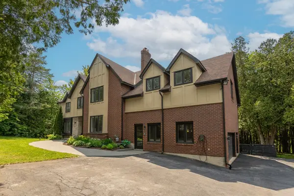 1 Foxlair CT, Whitchurch-stouffville, ON L4A 2L4