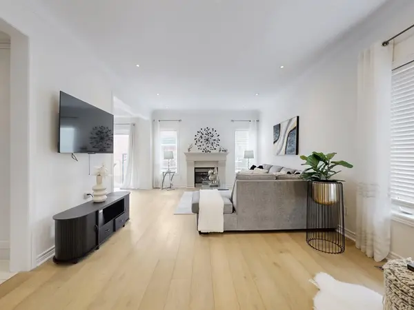 60 Colombo CRES, Vaughan, ON L6A 0A3