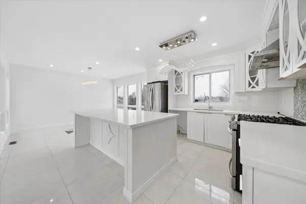 3778 Harrys LN W, Ramara, ON L3V 0L1