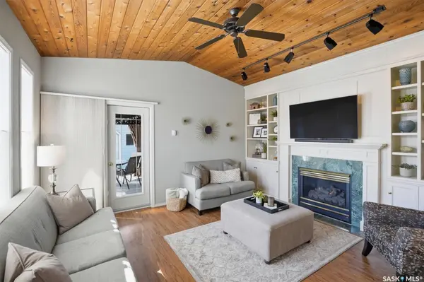 106 Laurentian DRIVE, Saskatoon, SK S7H 4M2