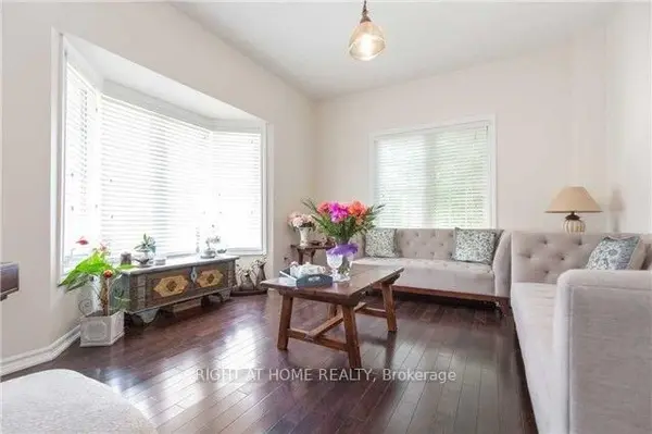 1074 Mccuaig DR, Milton, ON L9T 6T2